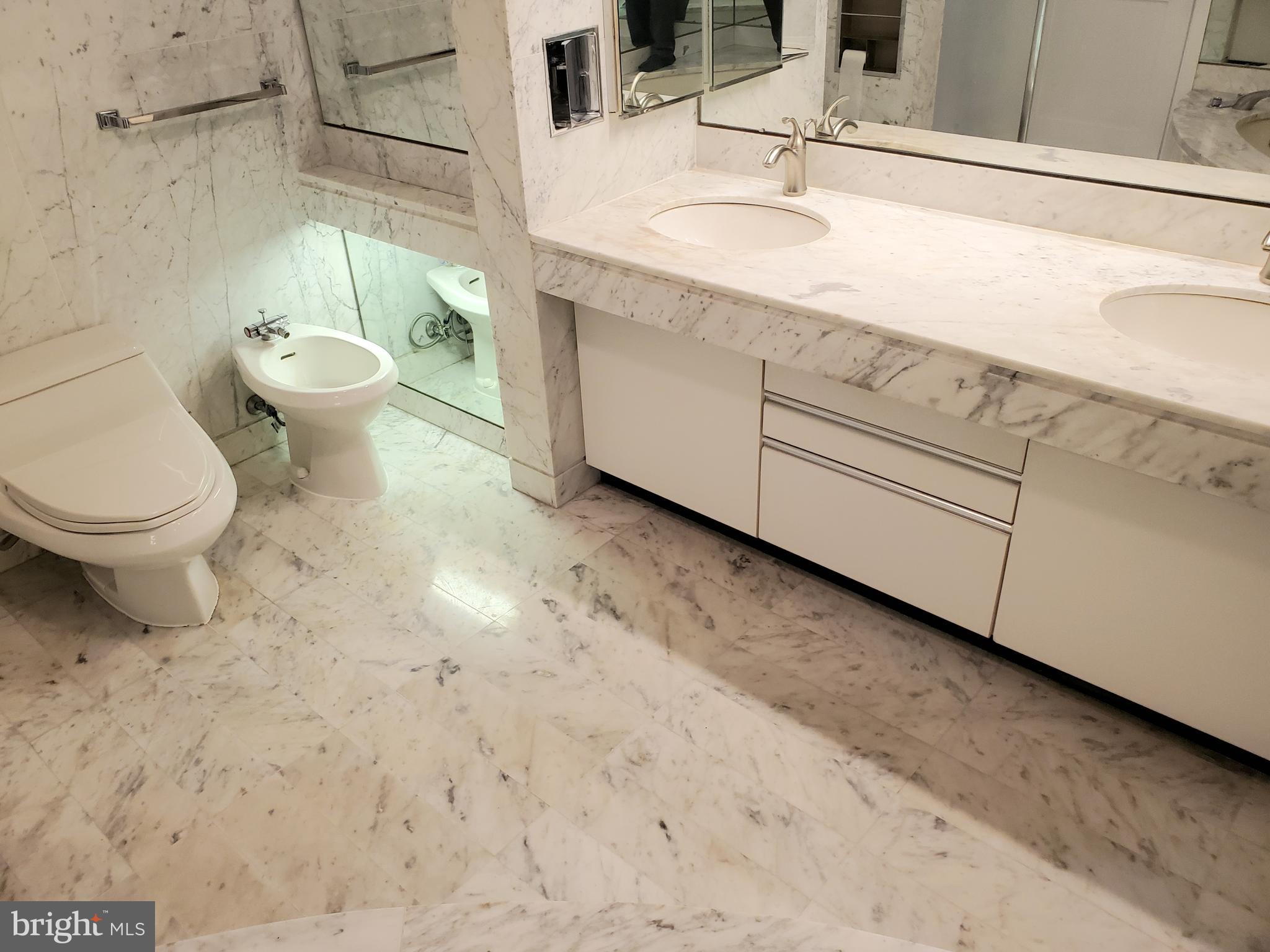 1300 CRYSTAL DR #505S