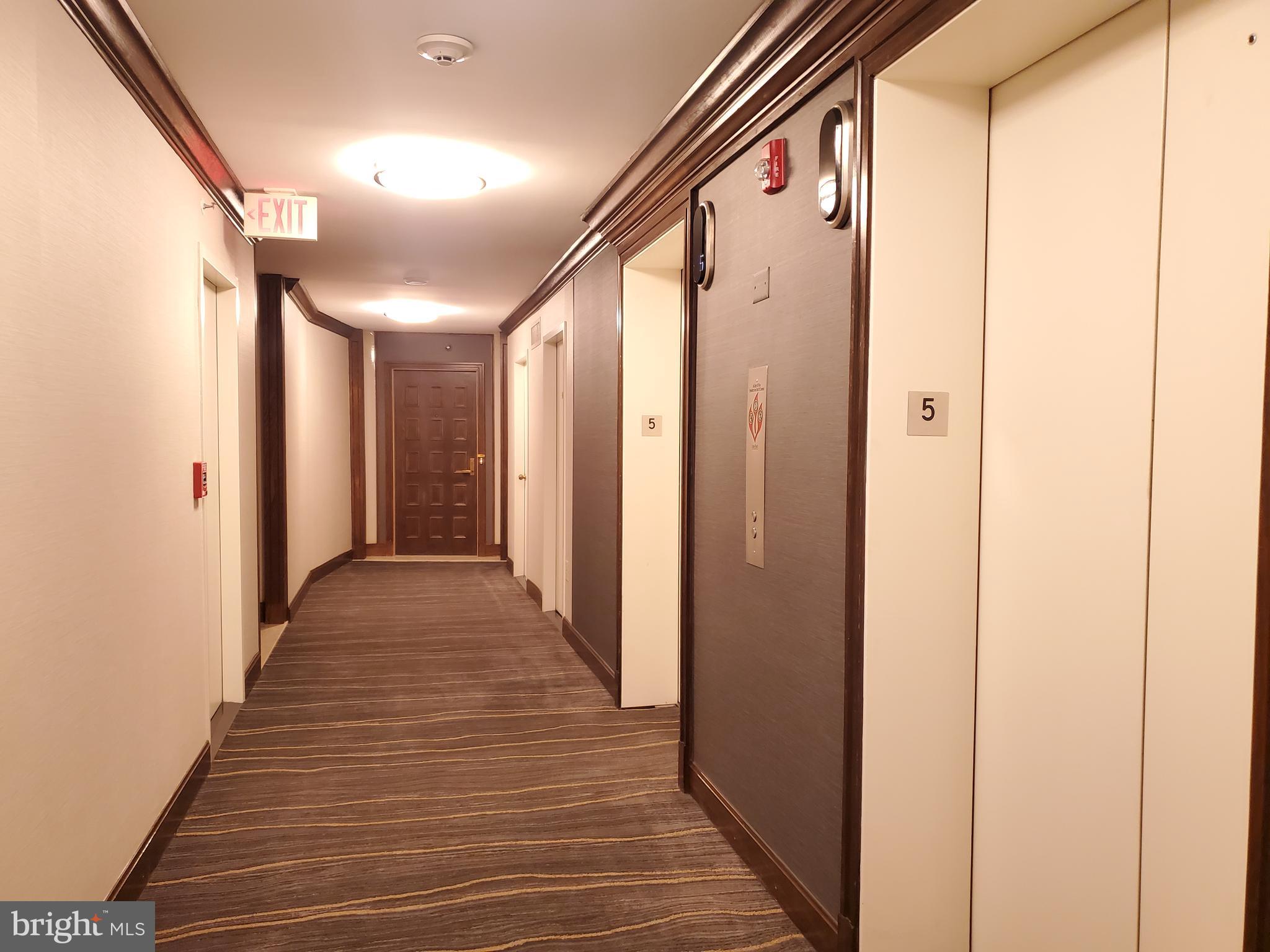 1300 CRYSTAL DR #505S