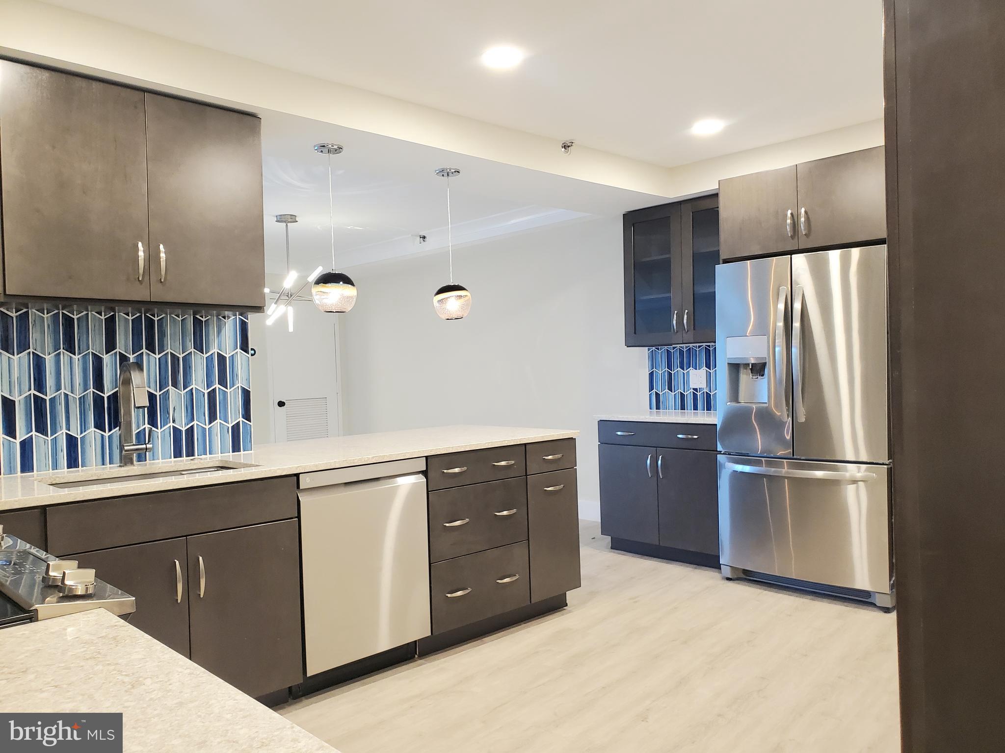 1300 CRYSTAL DR #505S