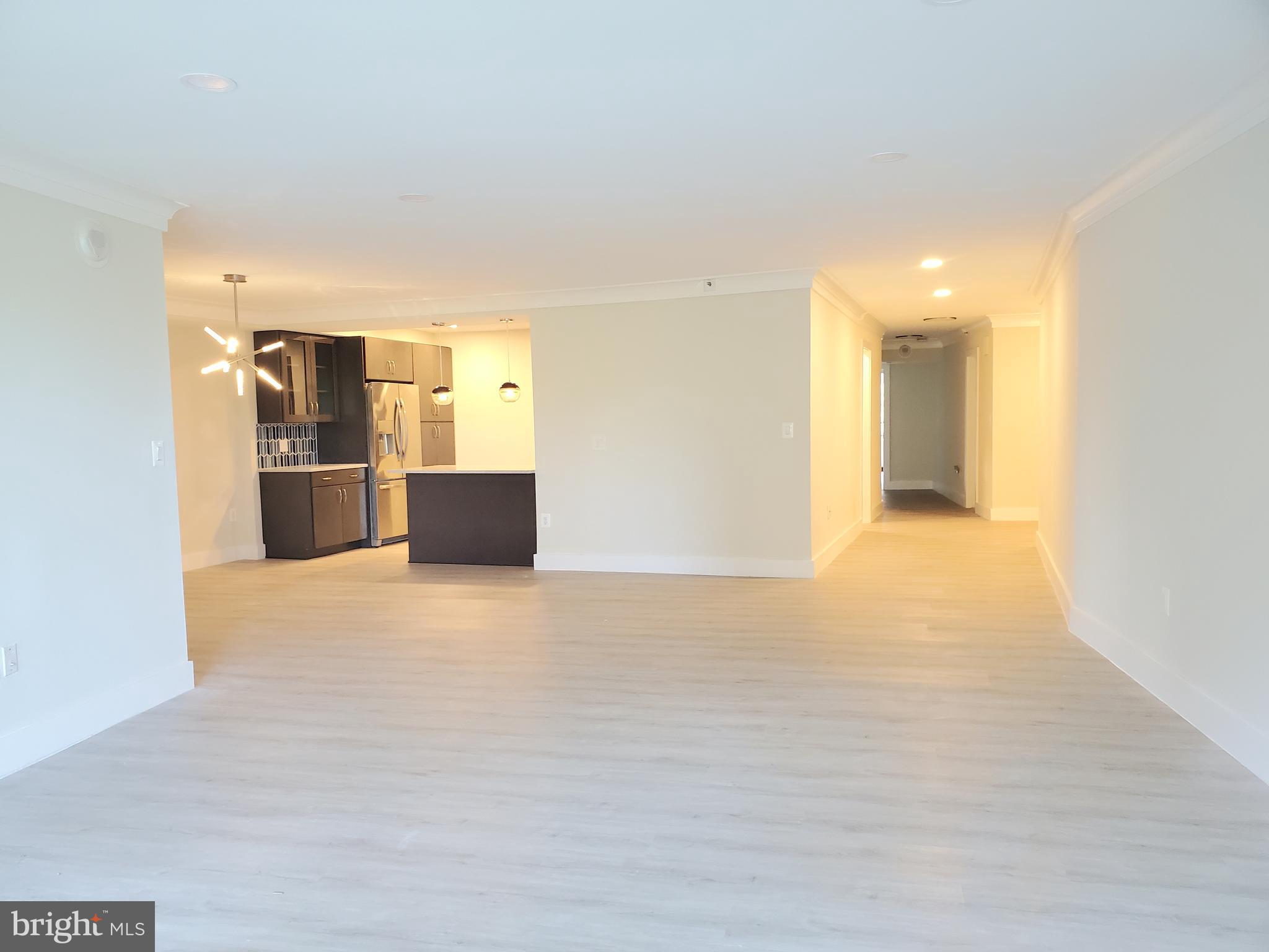 1300 CRYSTAL DR #505S