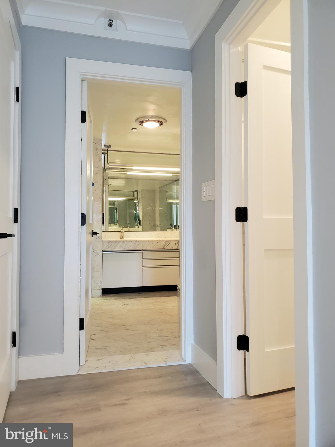 1300 CRYSTAL DR #505S