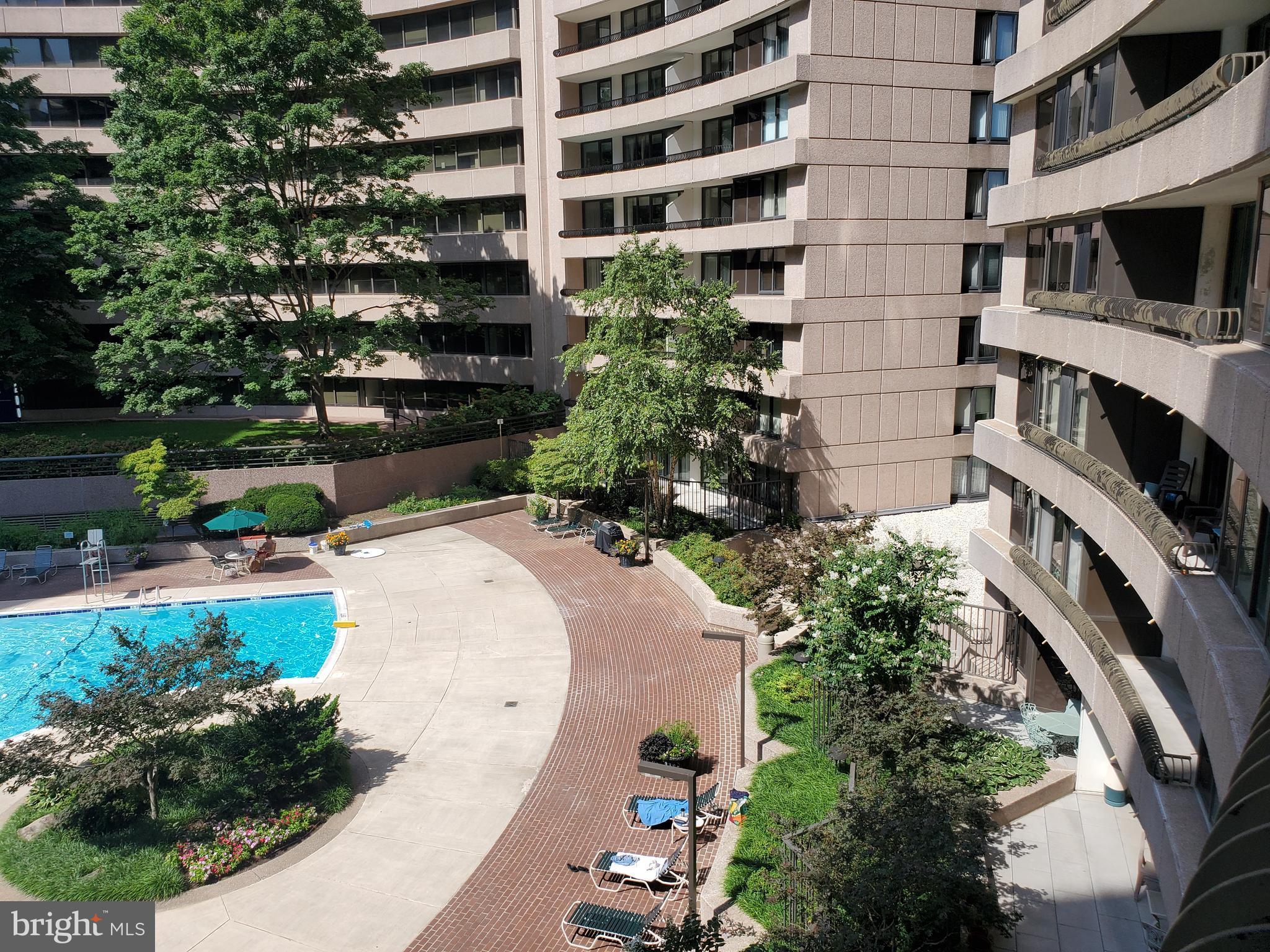 1300 CRYSTAL DR #505S