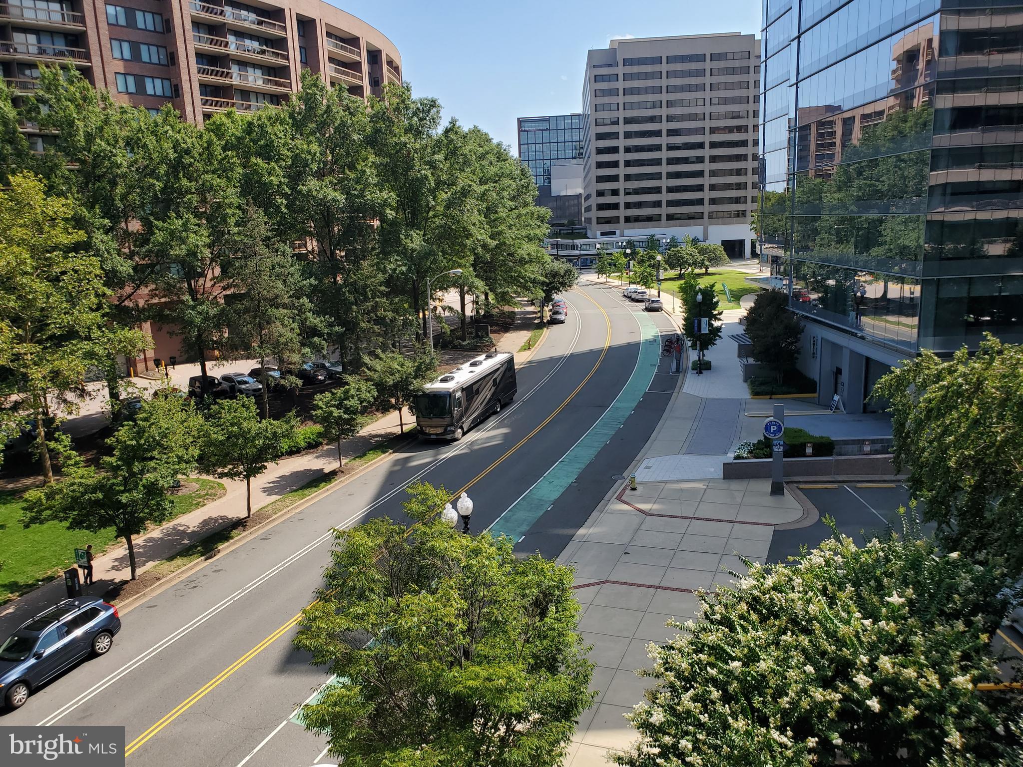 1300 CRYSTAL DR #505S