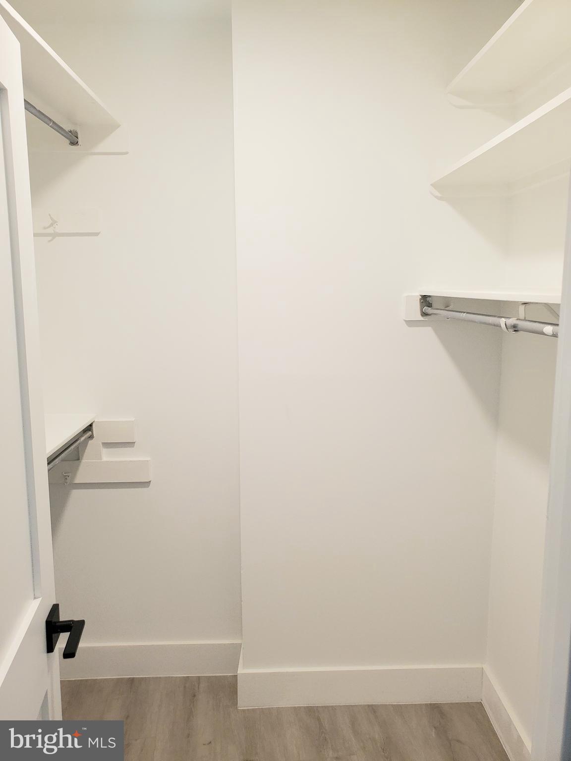 1300 CRYSTAL DR #505S