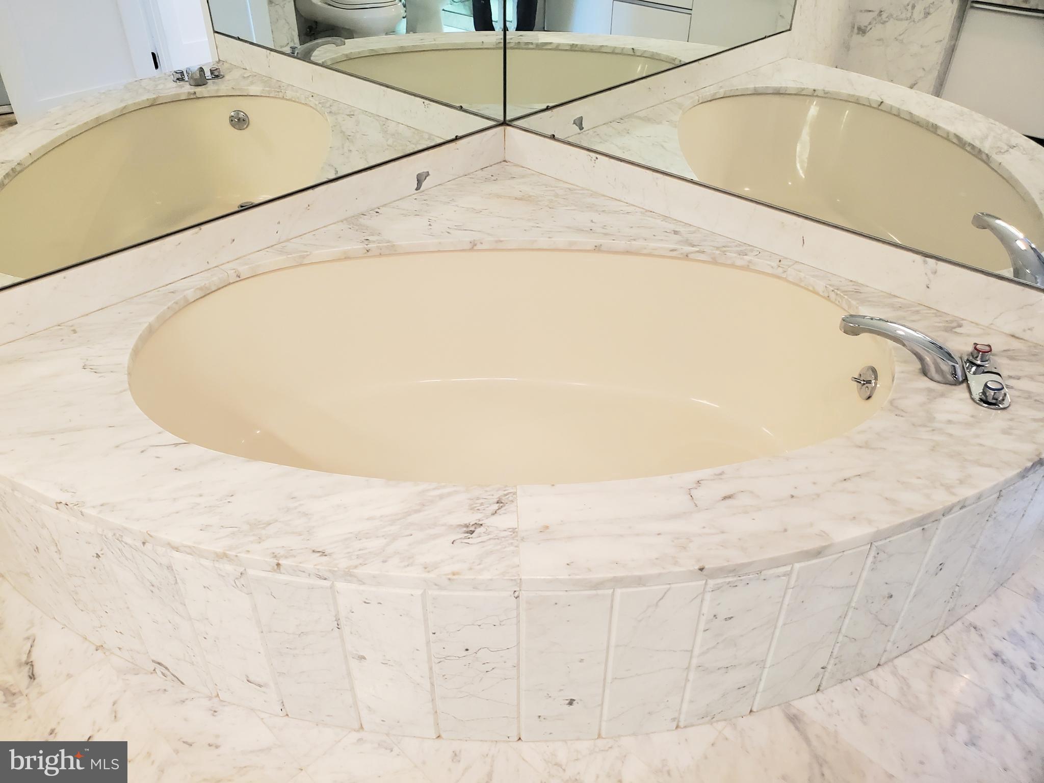 1300 CRYSTAL DR #505S