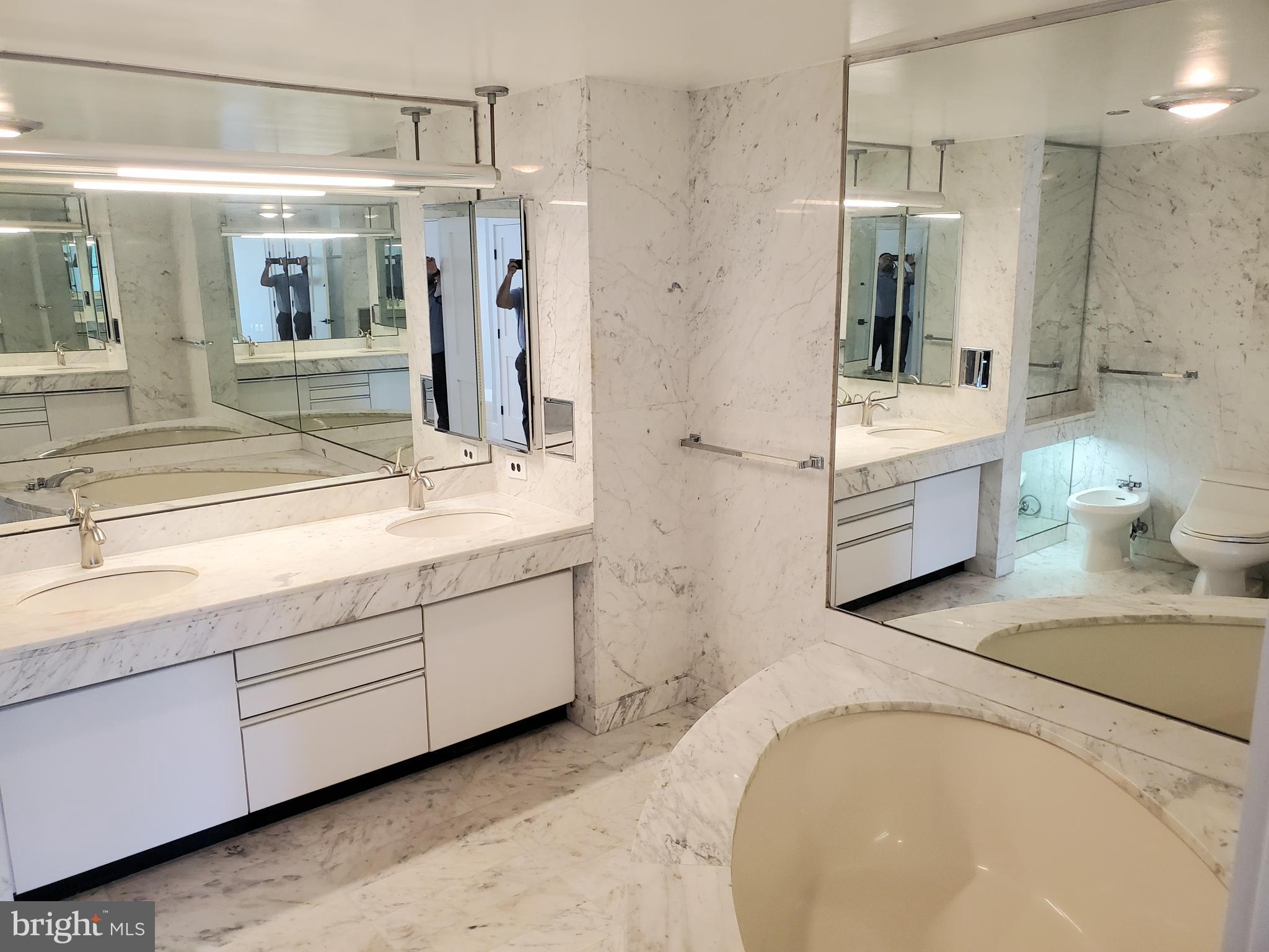 1300 CRYSTAL DR #505S