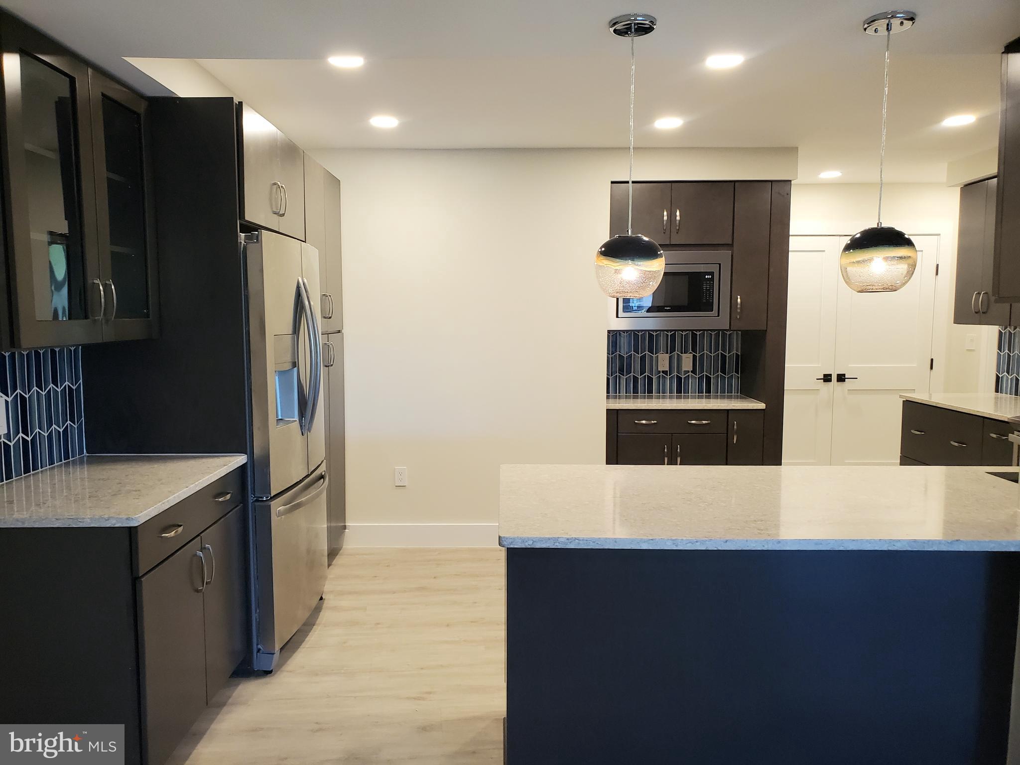 1300 CRYSTAL DR #505S