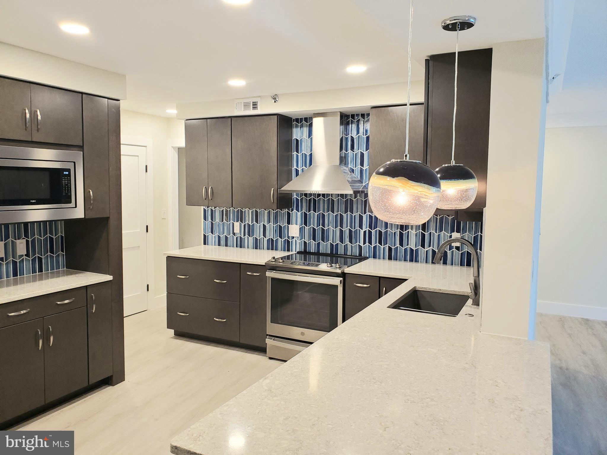 1300 CRYSTAL DR #505S