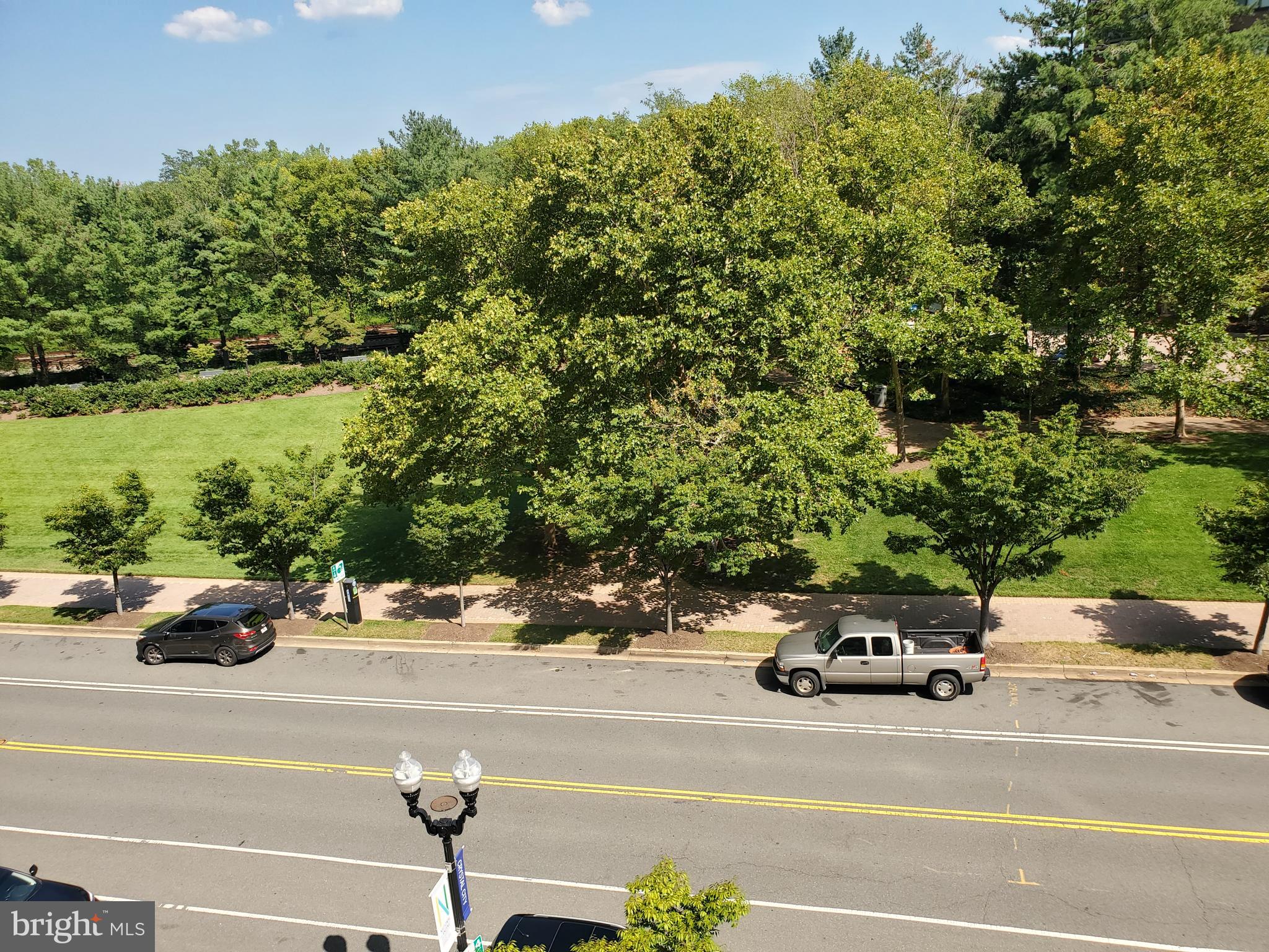 1300 CRYSTAL DR #505S