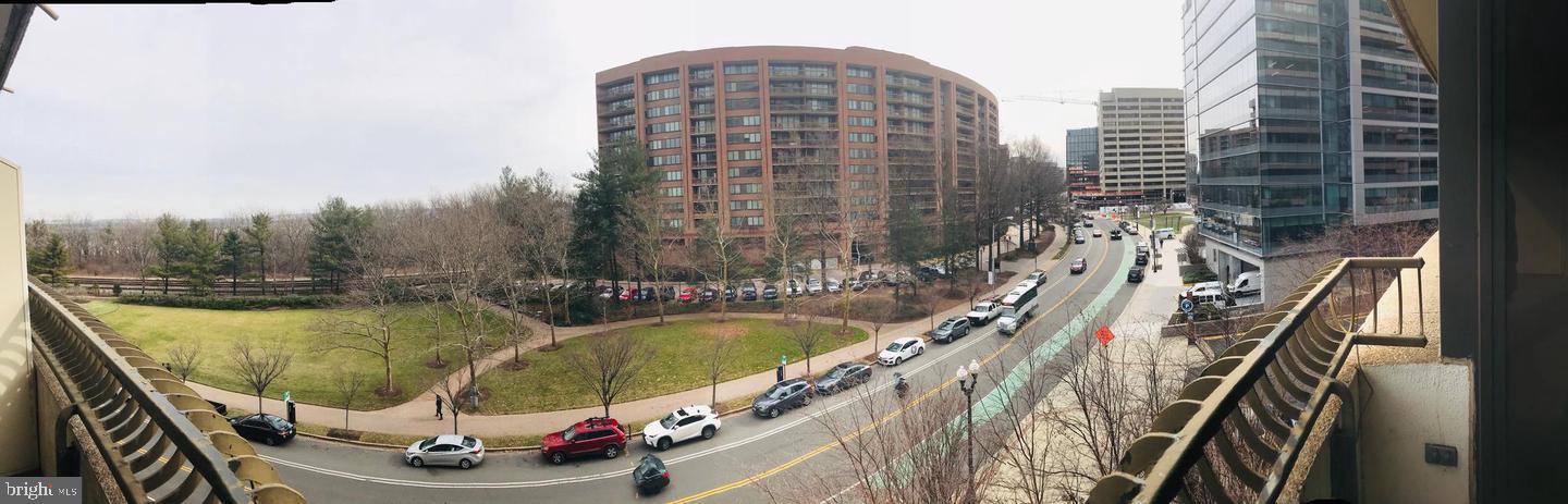 1300 CRYSTAL DR #505S