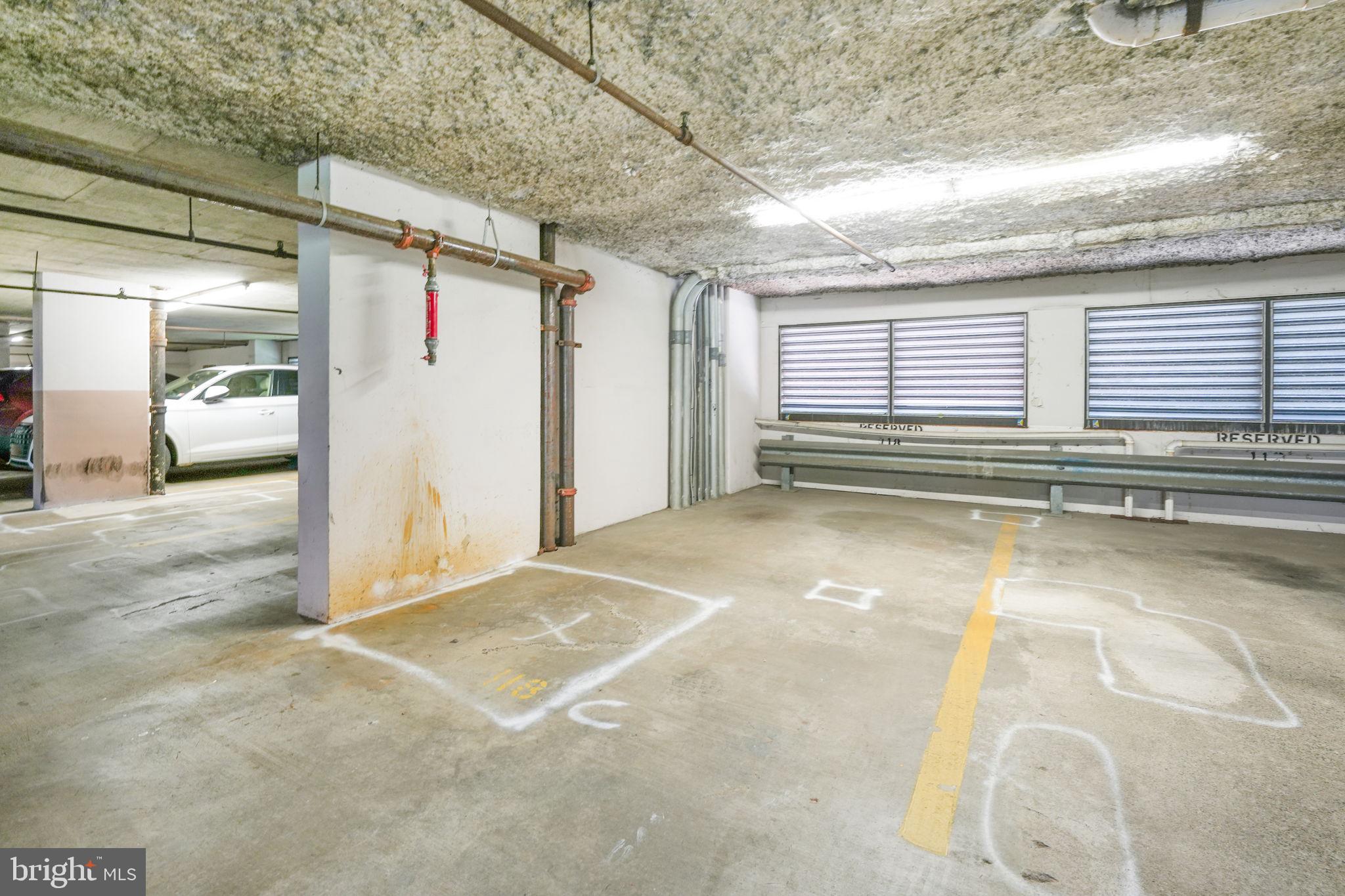 1301 N Courthouse Rd #1601