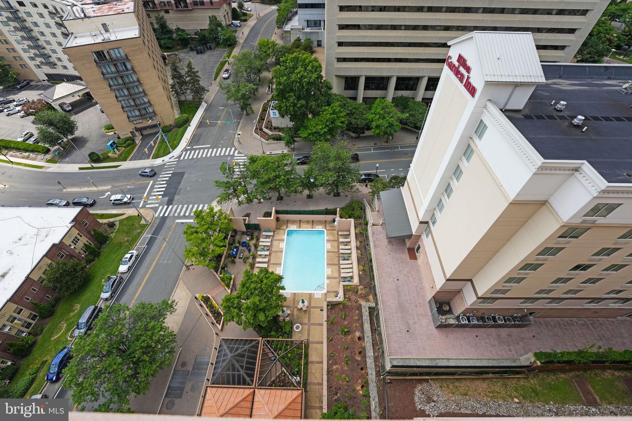 1301 N Courthouse Rd #1601