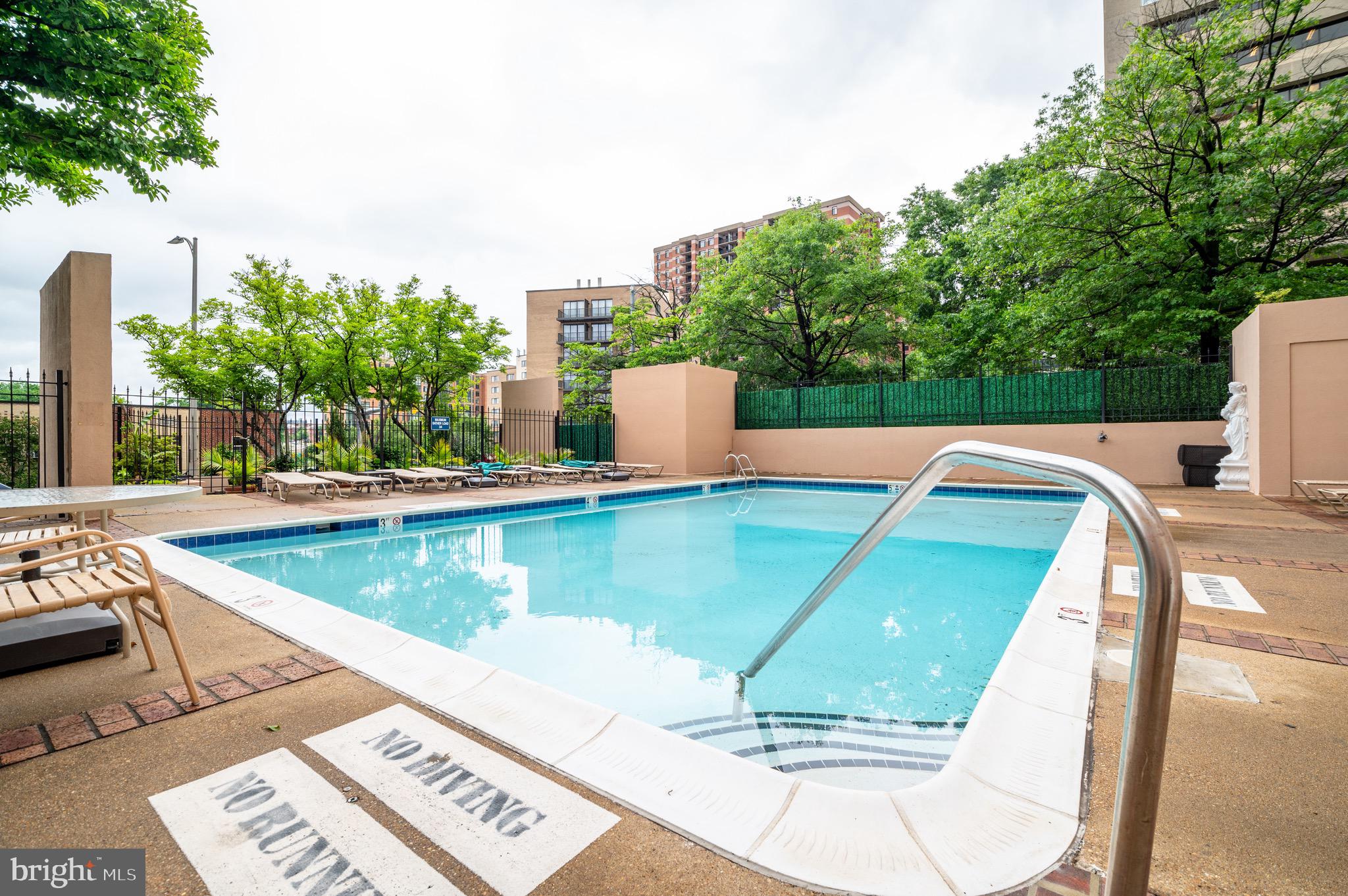 1301 N Courthouse Rd #1404