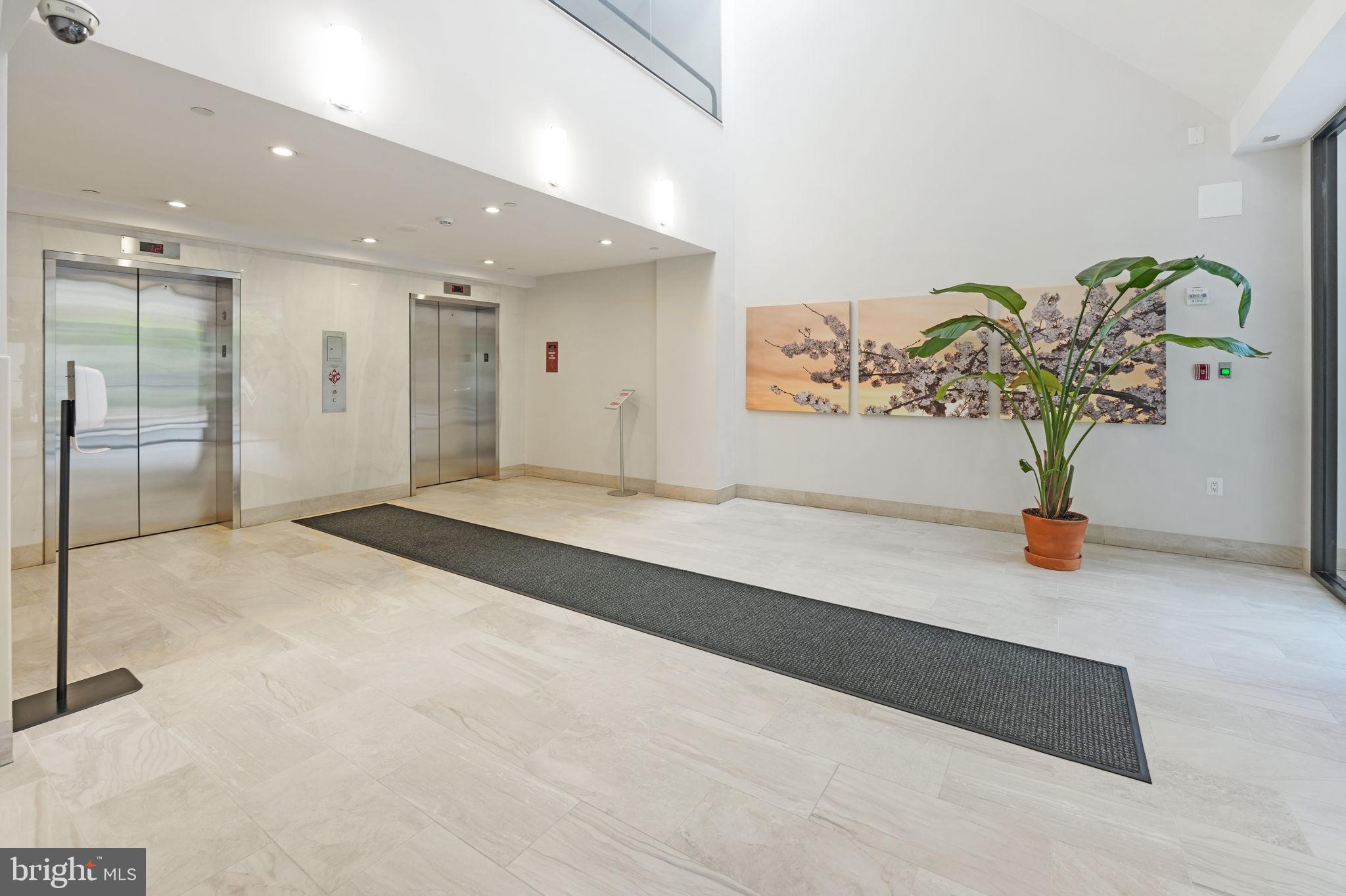 1301 N Courthouse Rd #1404