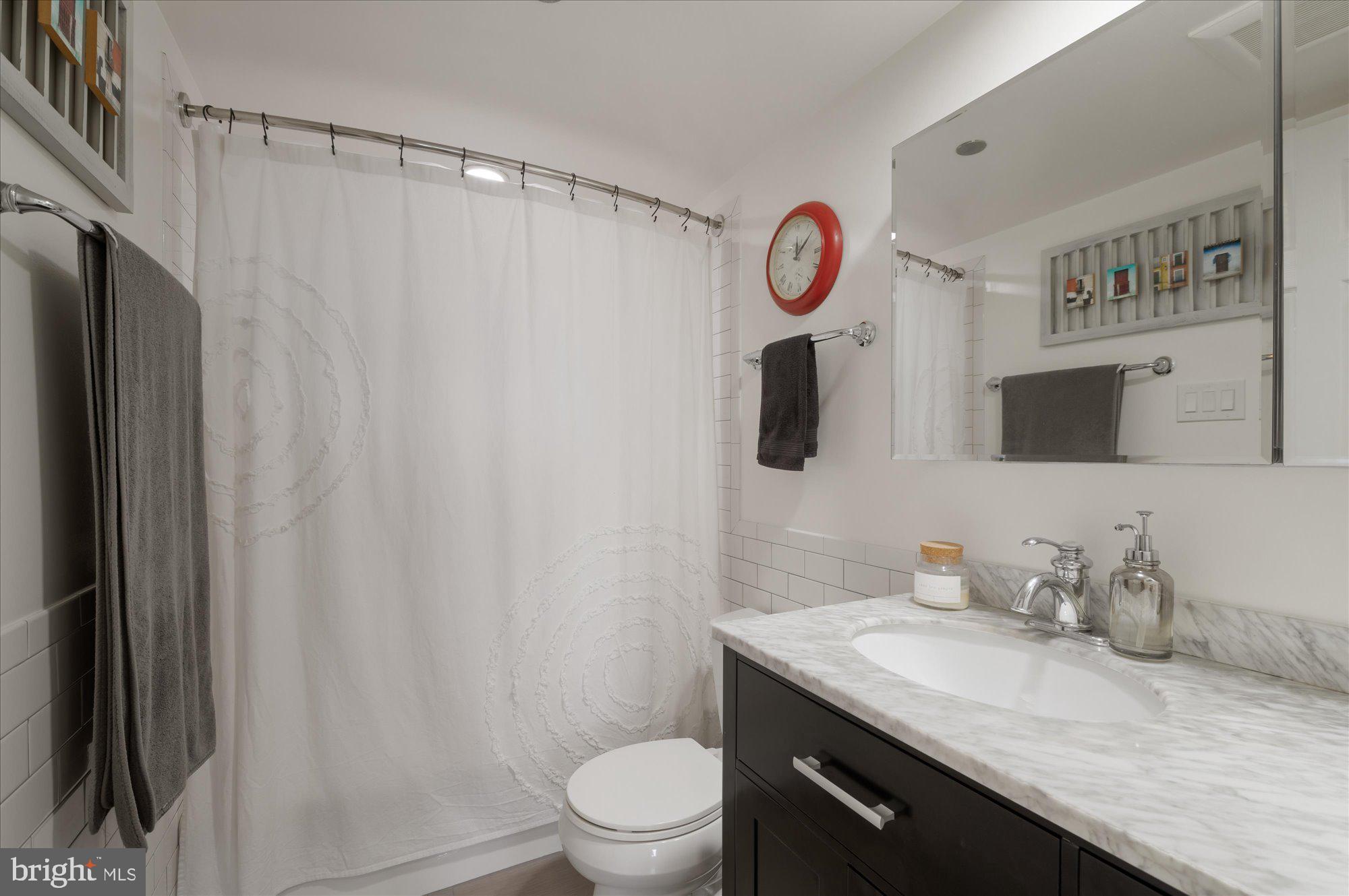 1301 N Courthouse Rd #1404