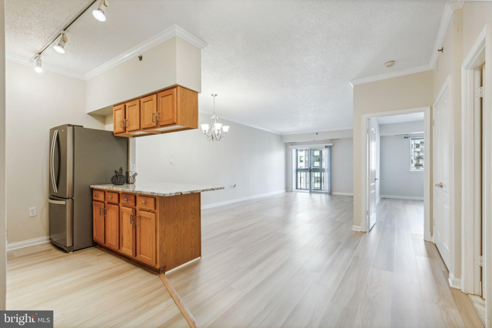 1211 S Eads St #1211