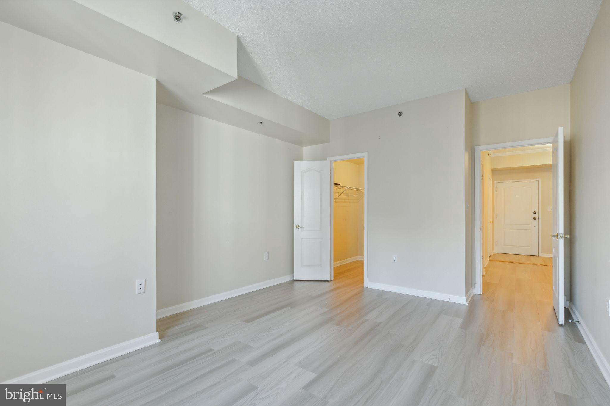 1211 S Eads St #1211