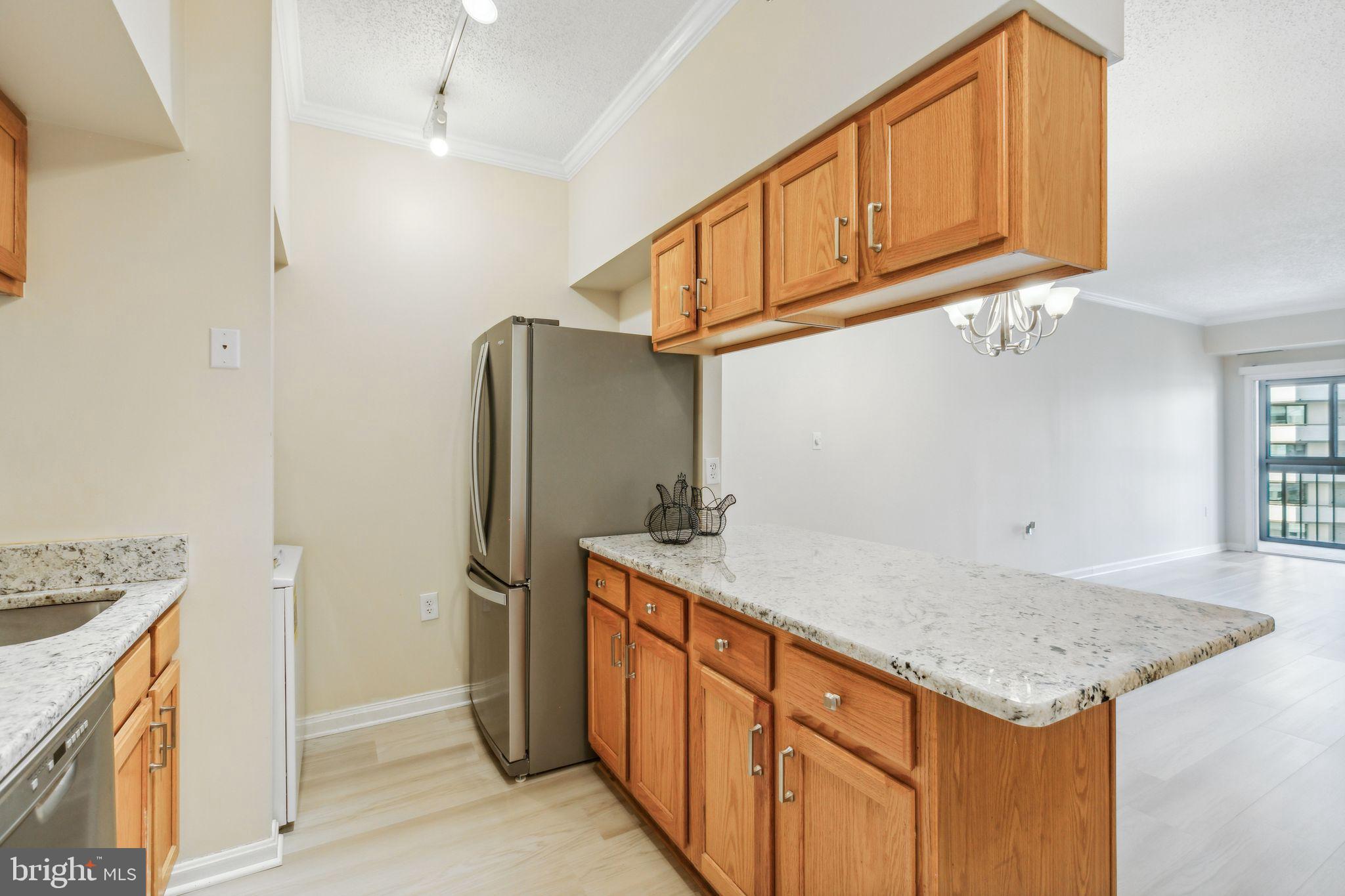 1211 S Eads St #1211