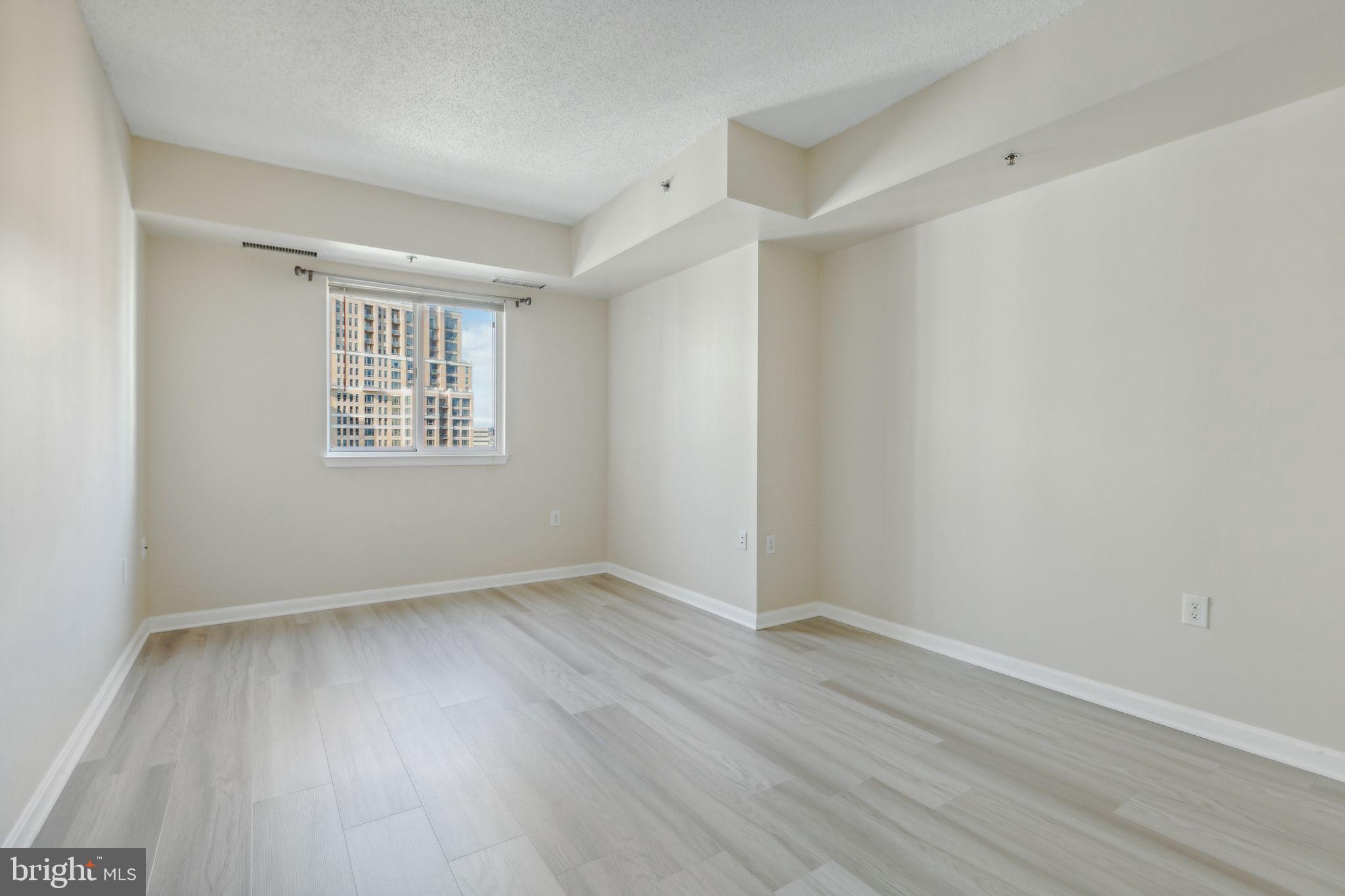 1211 S Eads St #1211
