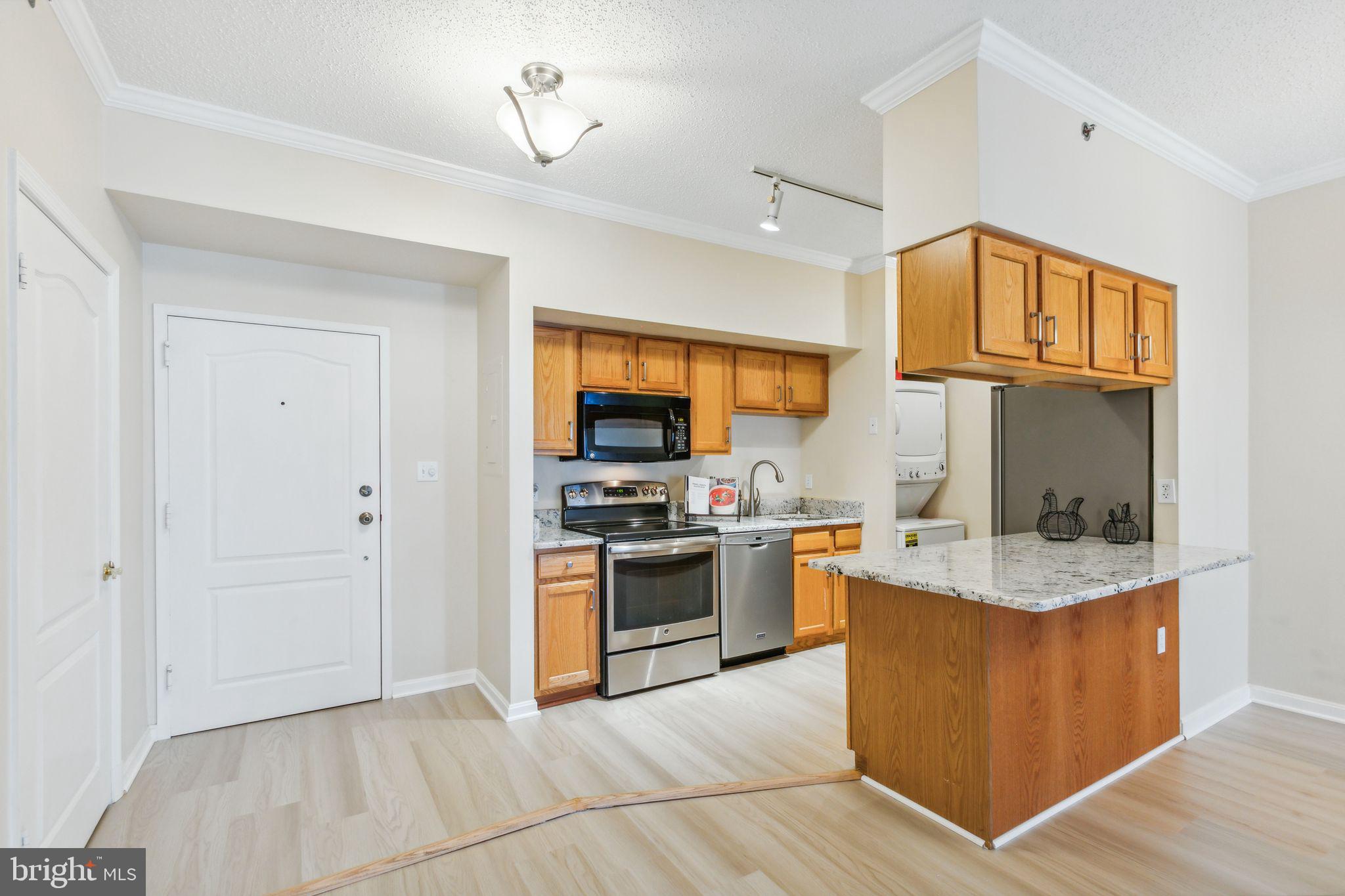 1211 S Eads St #1211
