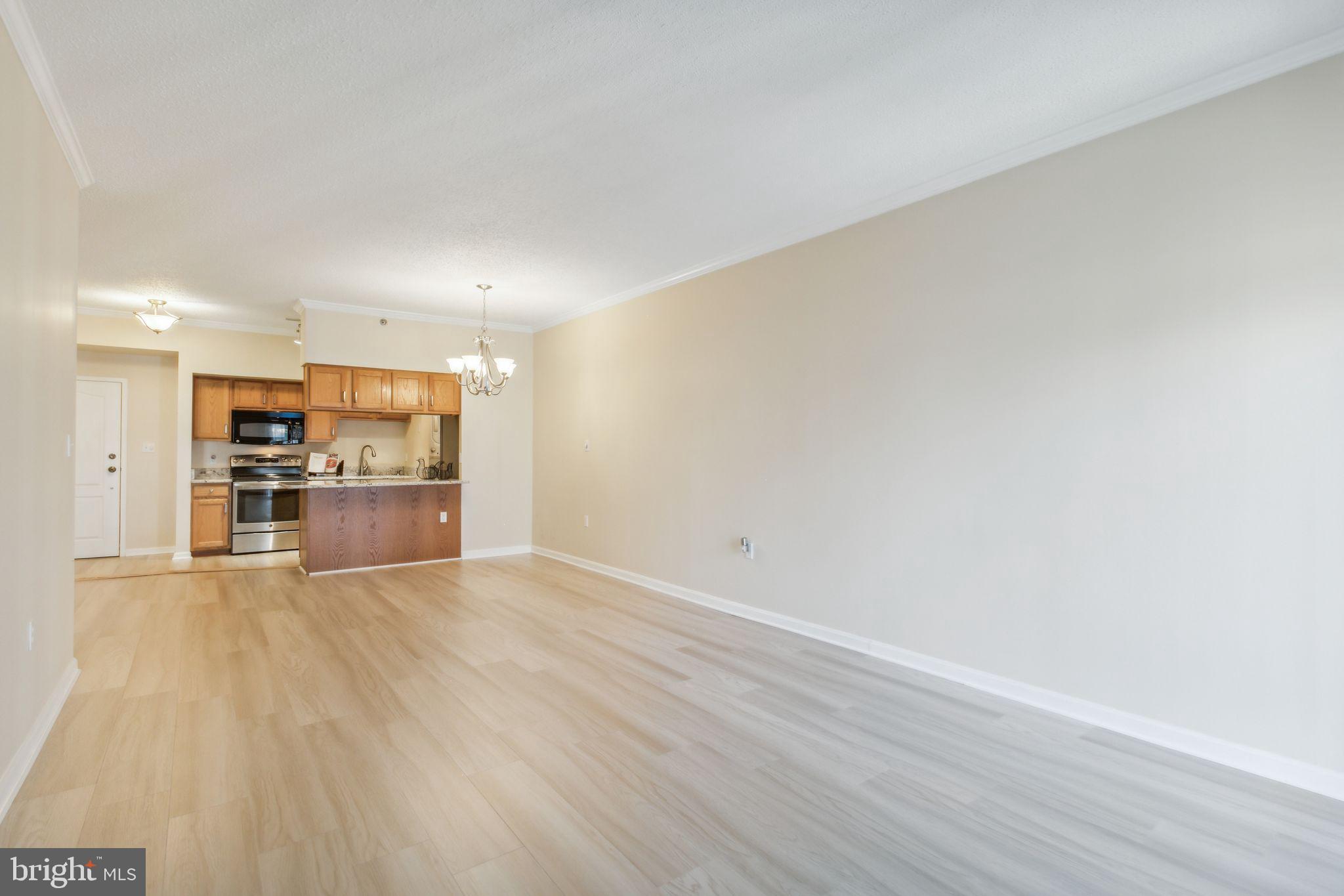 1211 S Eads St #1211