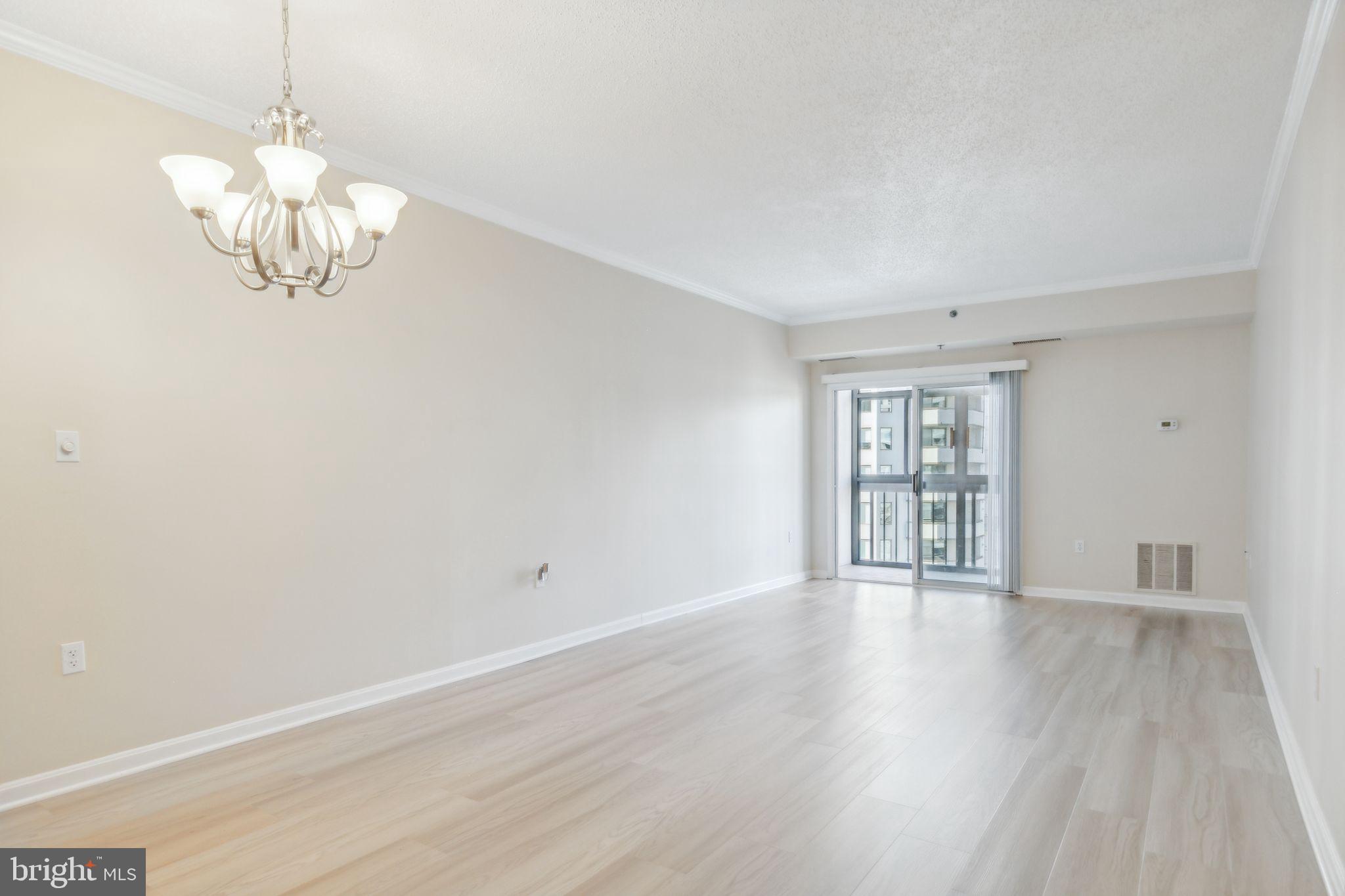 1211 S Eads St #1211
