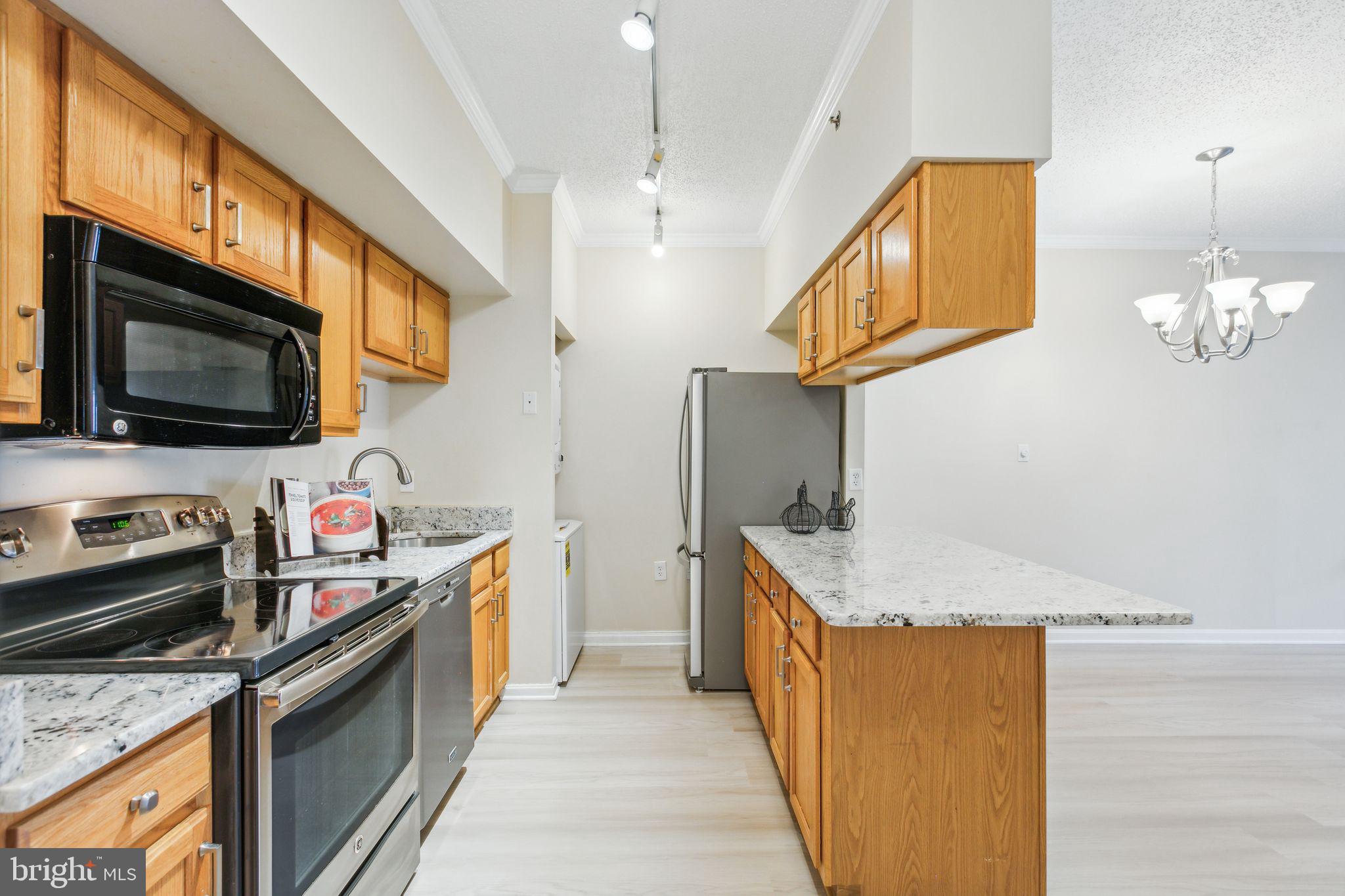 1211 S Eads St #1211
