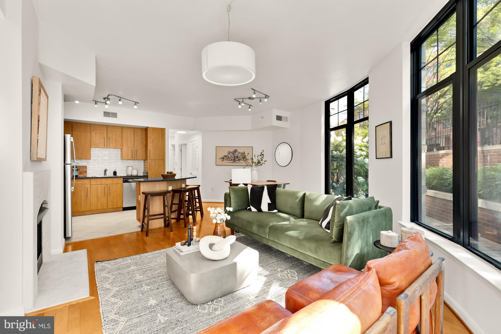 1021 N Garfield St #B37