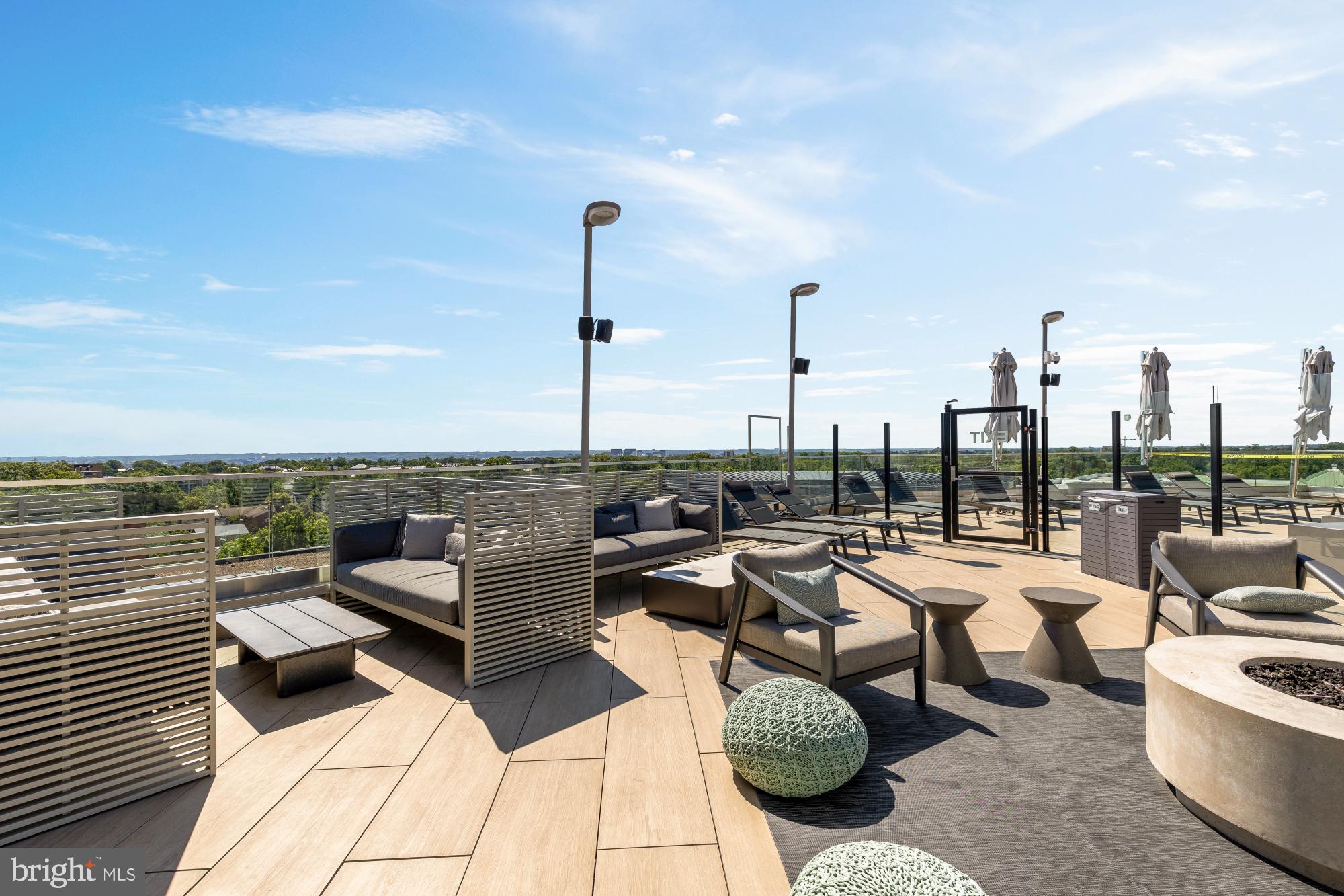 1021 N Garfield St #B37