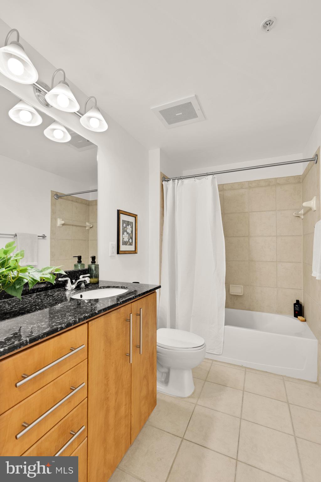 1021 N Garfield St #B37