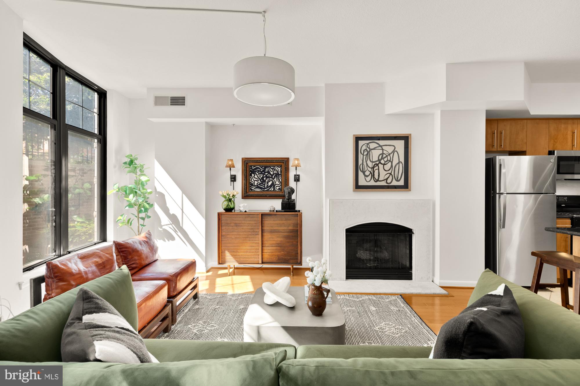 1021 N Garfield St #B37