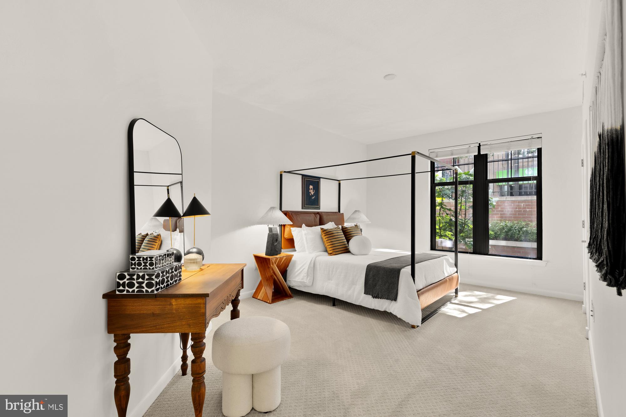 1021 N Garfield St #B37