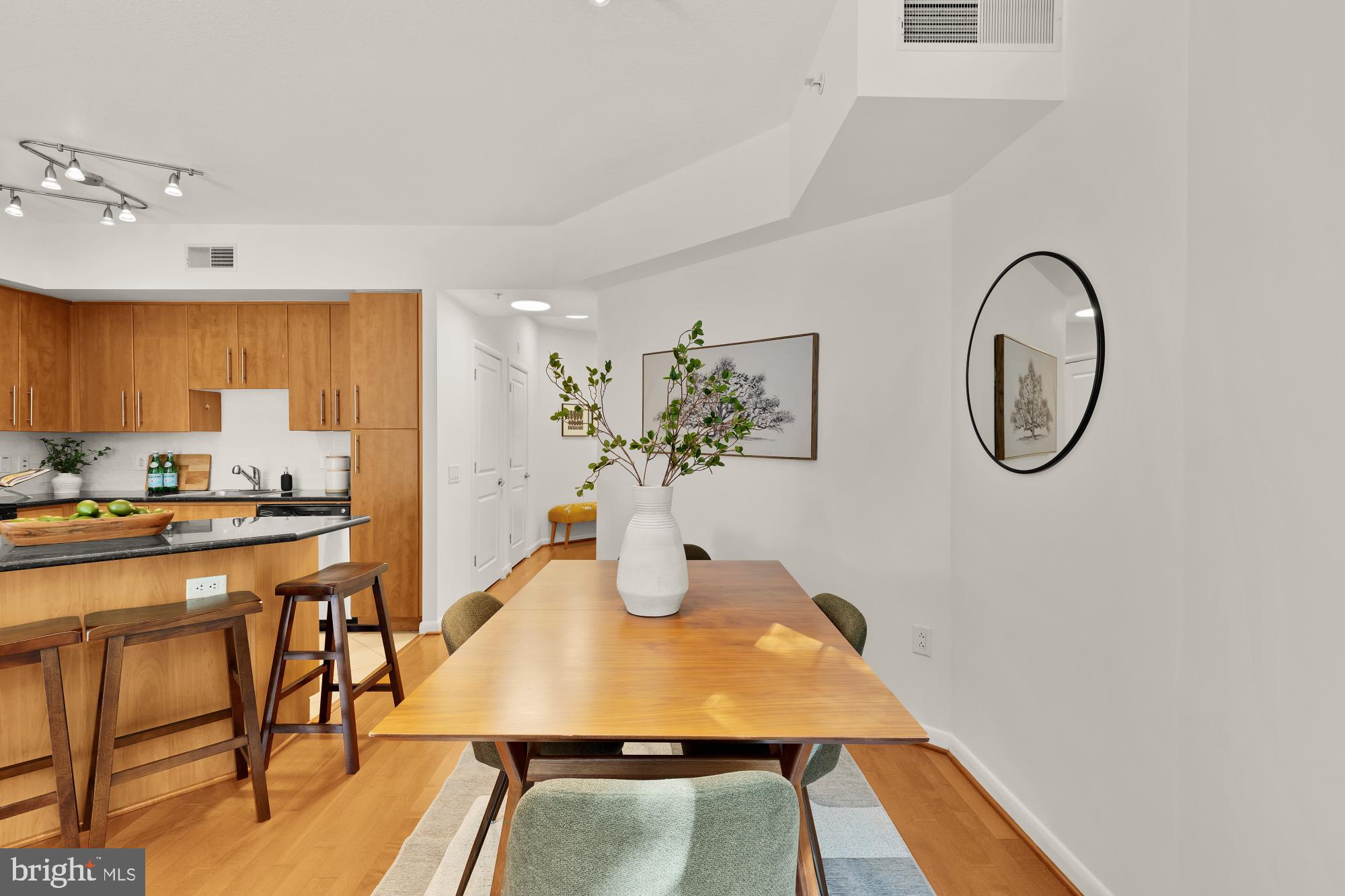 1021 N Garfield St #B37