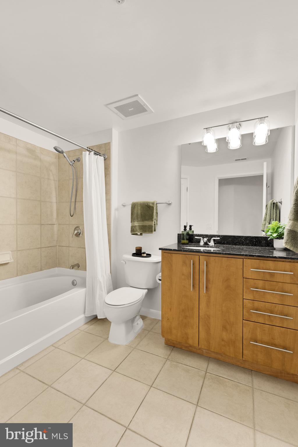 1021 N Garfield St #B37