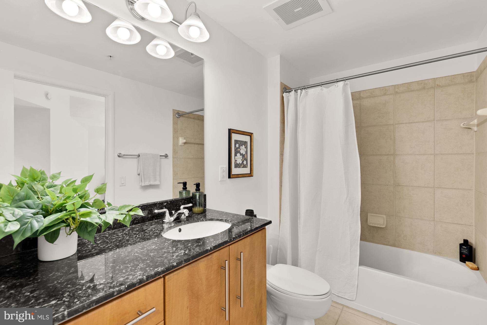 1021 N Garfield St #B37