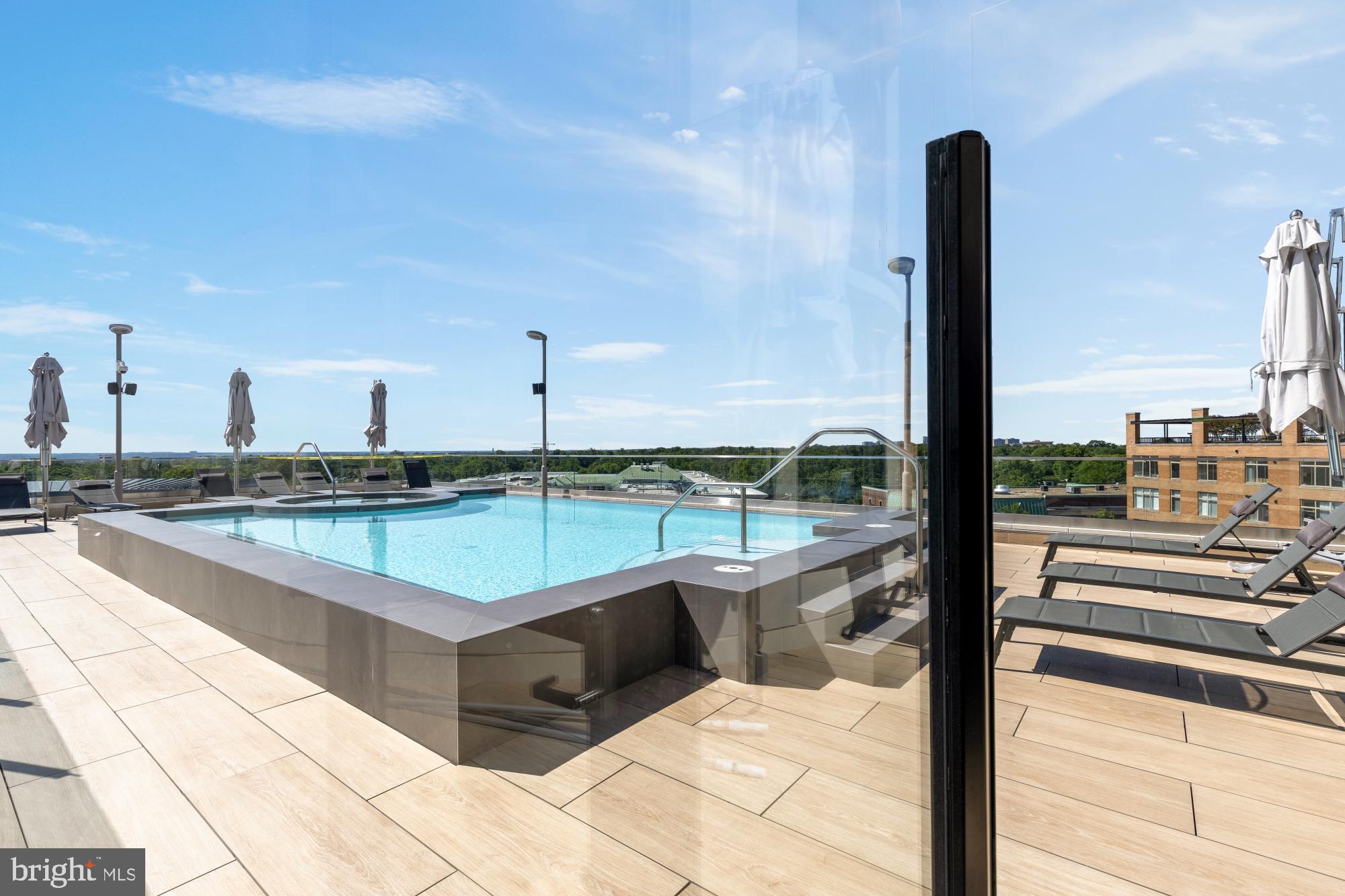 1021 N Garfield St #B37