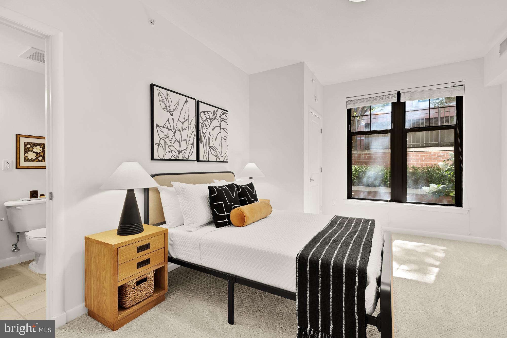 1021 N Garfield St #B37