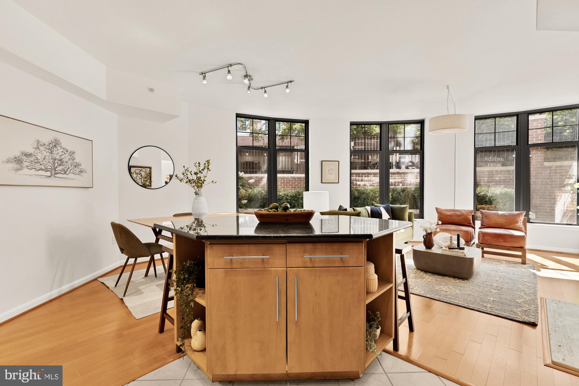 1021 N Garfield St #B37