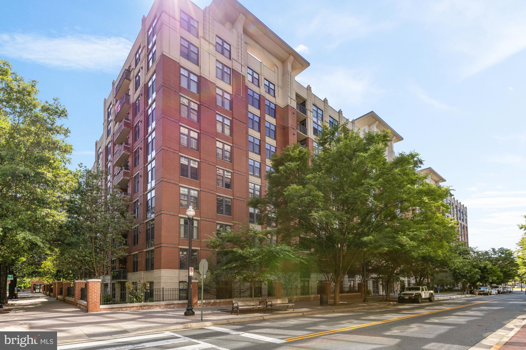 1021 N Garfield St #B37