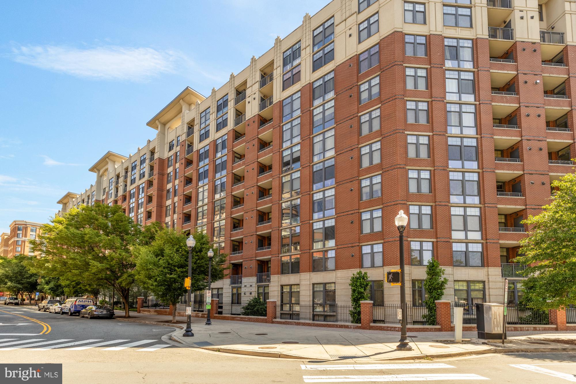 1021 N Garfield St #B37