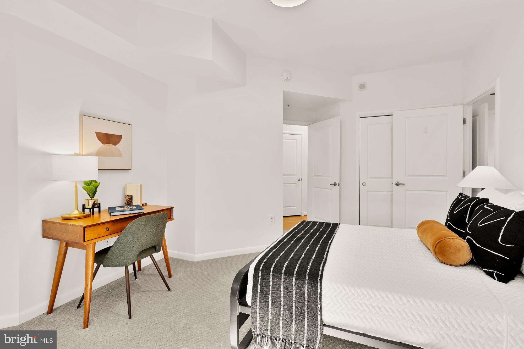 1021 N Garfield St #B37