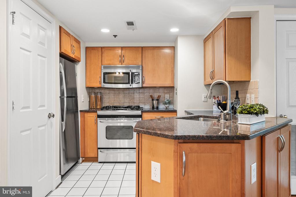 1045 N UTAH STREET Unit: 2-501