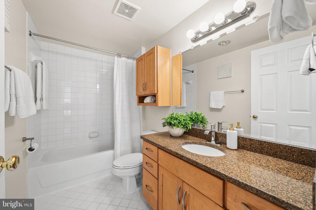 1045 N UTAH STREET Unit: 2-501