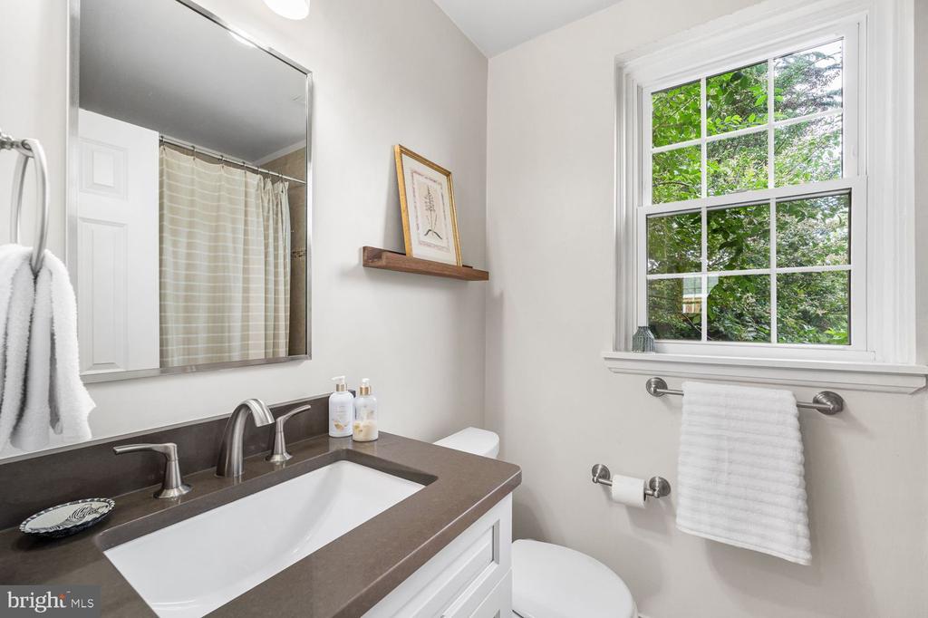 4520 36TH STREET S Unit: B2