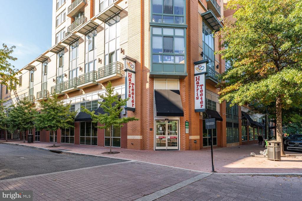 4520 36TH STREET S Unit: B2
