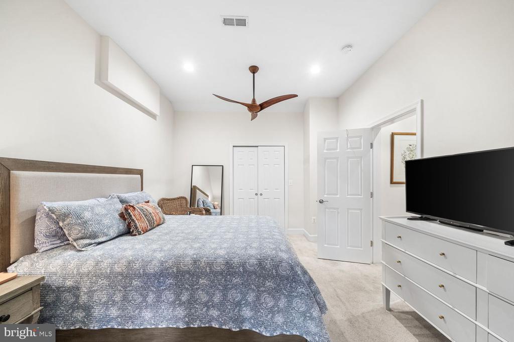4520 36TH STREET S Unit: B2