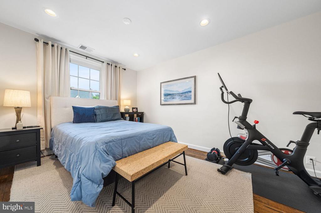 4520 36TH STREET S Unit: B2