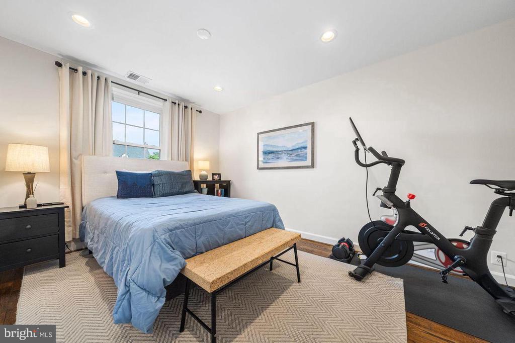 4520 36TH STREET S Unit: B2