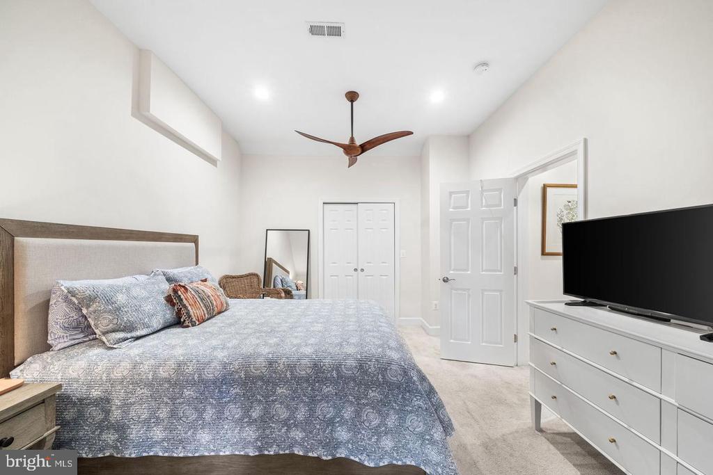 4520 36TH STREET S Unit: B2