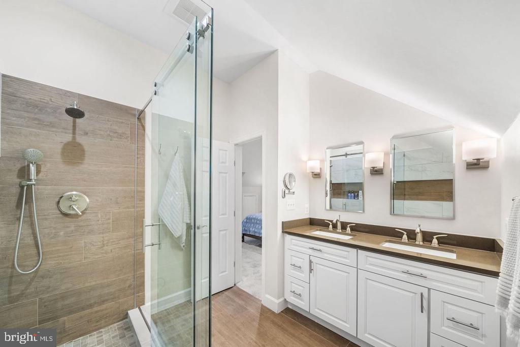 4520 36TH STREET S Unit: B2